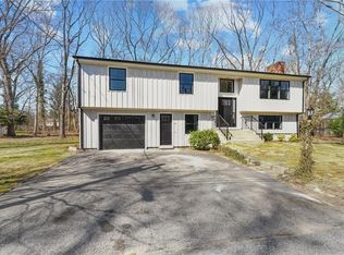 24 Oak Grove Ave, Barrington, RI 02806