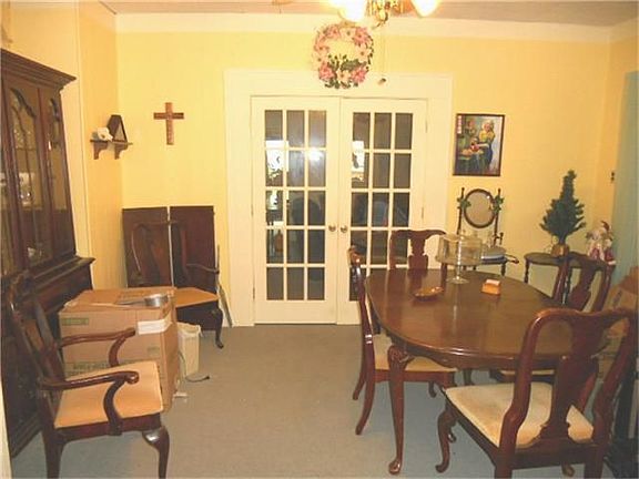 FORMAL DINING