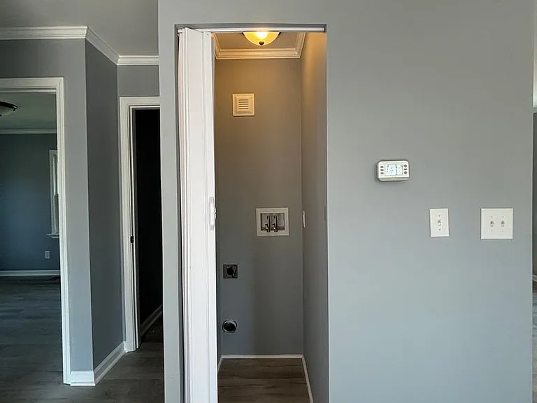 186 Home St — Photo 8