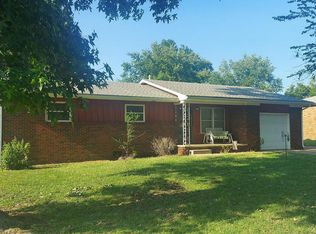 2206 W 1st St, Coffeyville, KS 67337