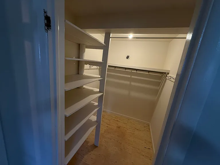 513 Sims St — Photo 8