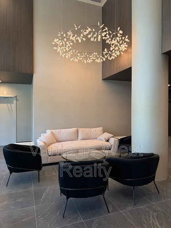 2 bed, 1.0 bath, 650 sqft, $2,395 — Photo 3