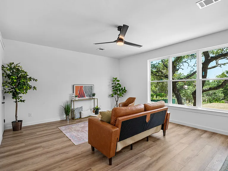 1218 Timberlane — Photo 3