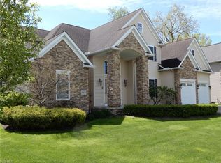 38634 Andrews Ridge Way, Willoughby, OH 44094