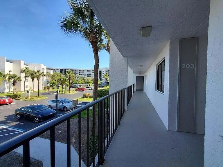 1605 S US Highway 1 #F203 — Photo 6