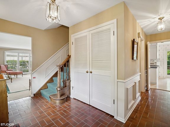 4th image of 2266 Southbridge Ln