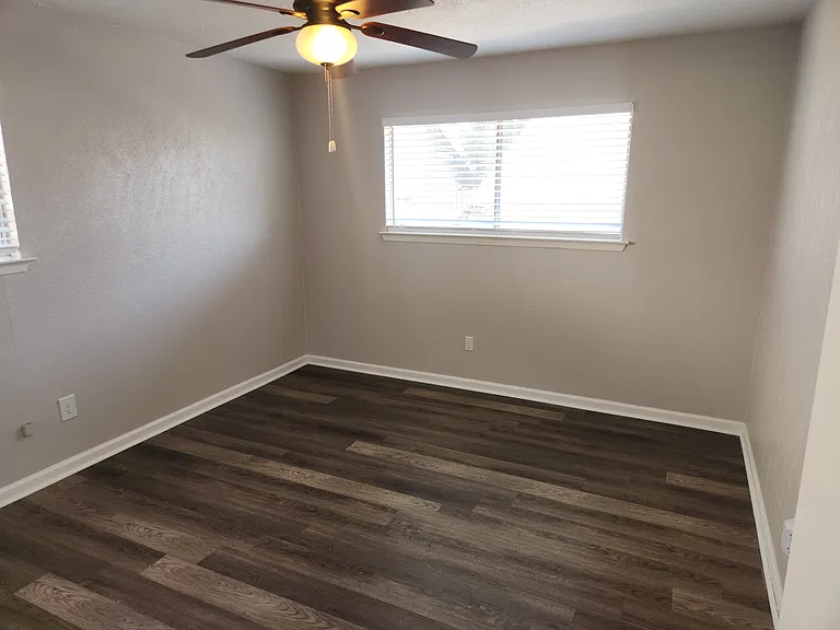 River Oaks Apartments — Photo 46