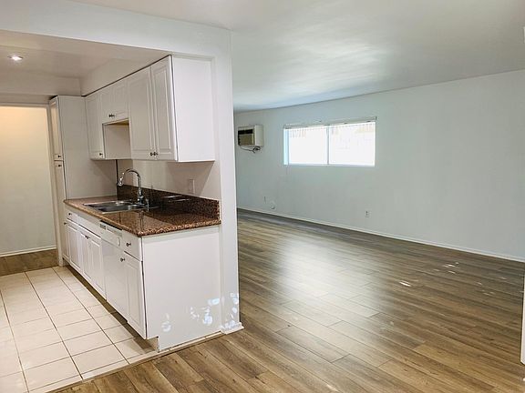3rd image of 1420 Camden Ave APT 1