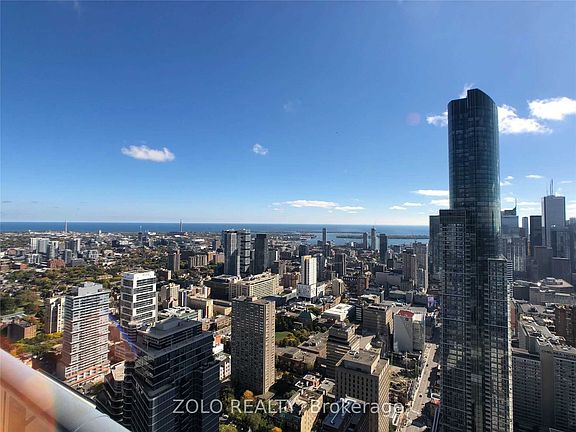 5th image of 7 Grenville St #5911