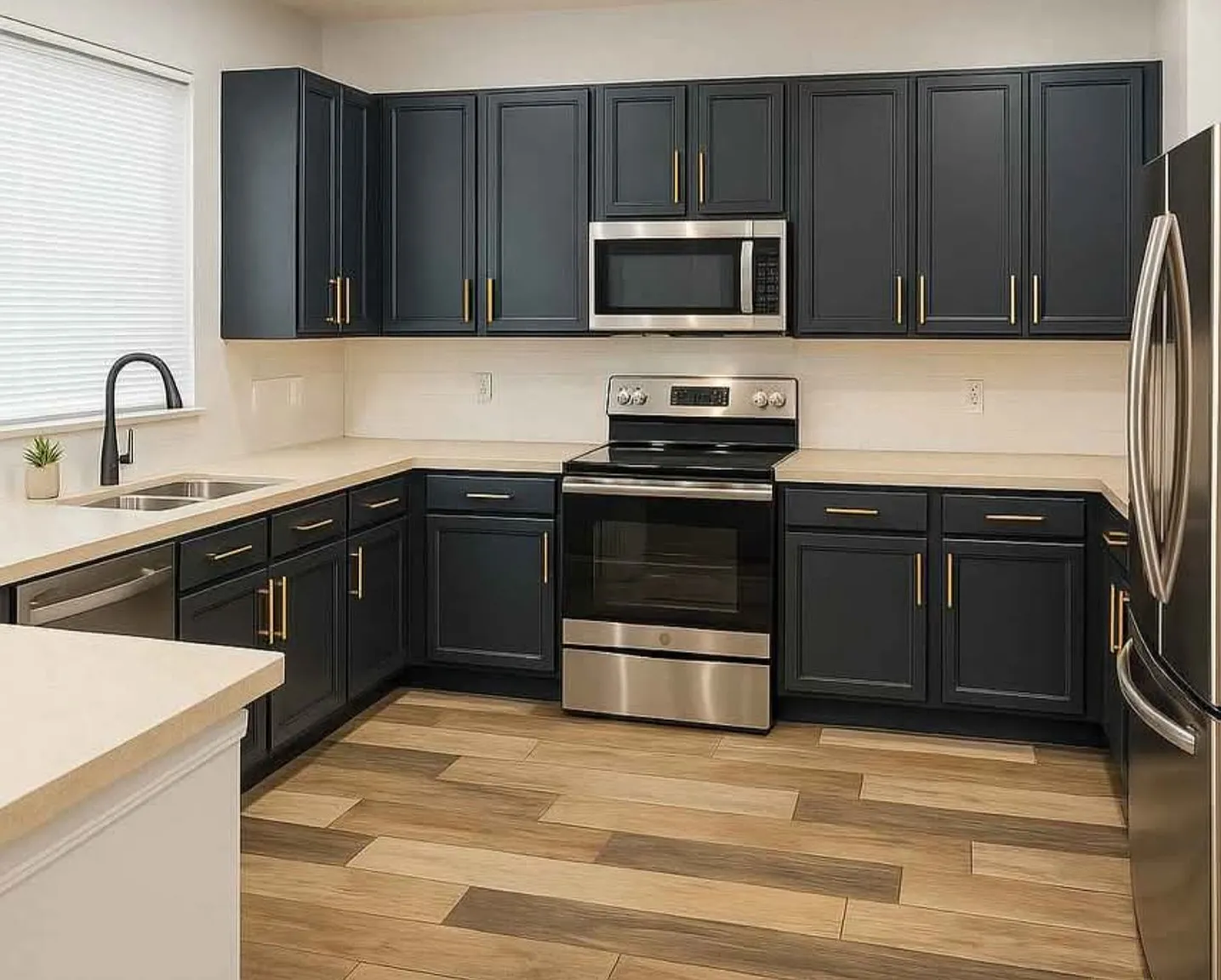 4 bed, 2407 sqft, $3,000 — Photo 2
