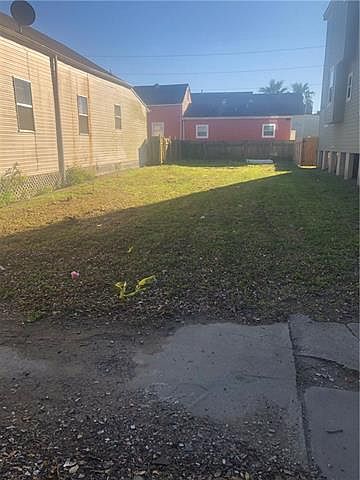 1st image of 3008 Banks St