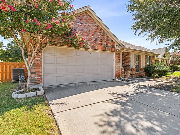 2nd image of 4120 Orchid Ln