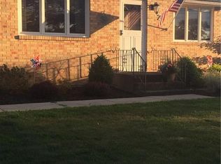 21 Princess Ln, West Seneca, NY 14224