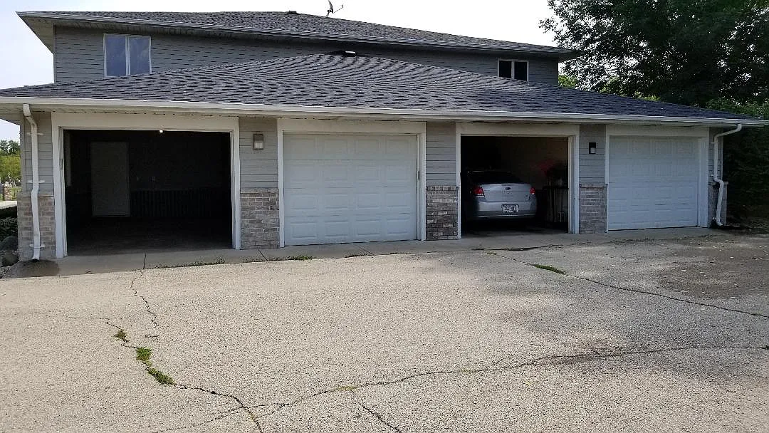 2 bed, 1.5 bath, 1100 sqft, $1,350 — Photo 1