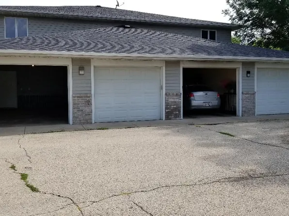 740 S 1st St #1, Waterford, WI 53185