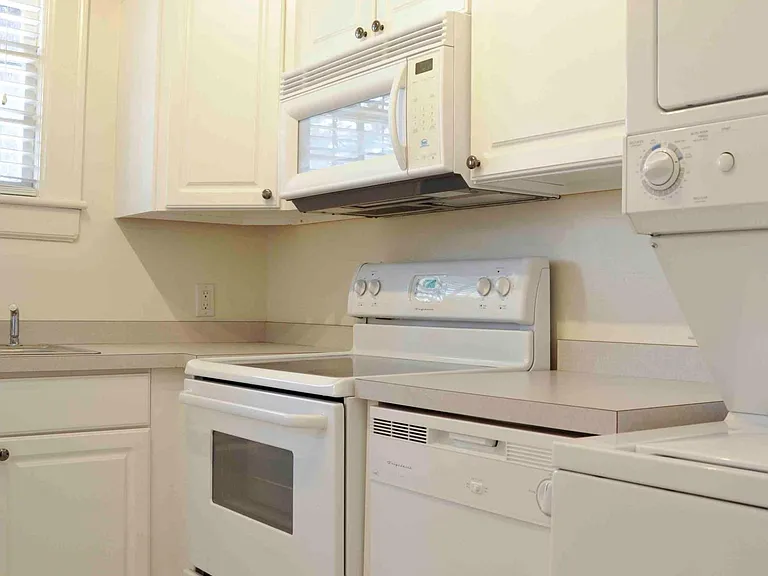 2511 Atlantic Ave #3 — Photo 5