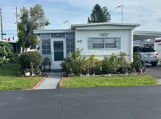 1A Holiday Pl, Tavares, FL 32778