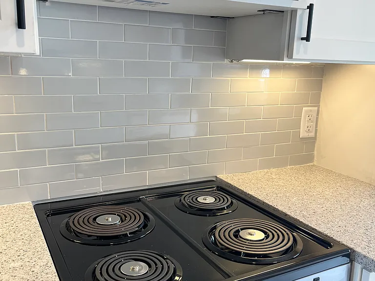214 E Main St — Photo 7
