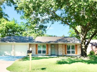 409 Morningside Dr, Friendswood, TX 77546