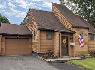 410 Melrose Dr, North Syracuse, NY 13212
