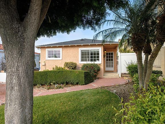 Beautiful front yard landscaping