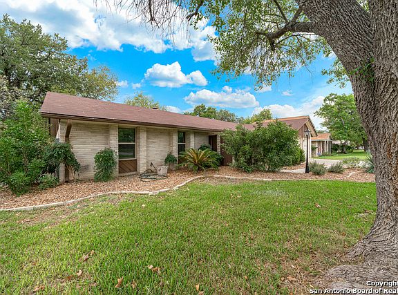2nd image of 15606 Creekside Dr
