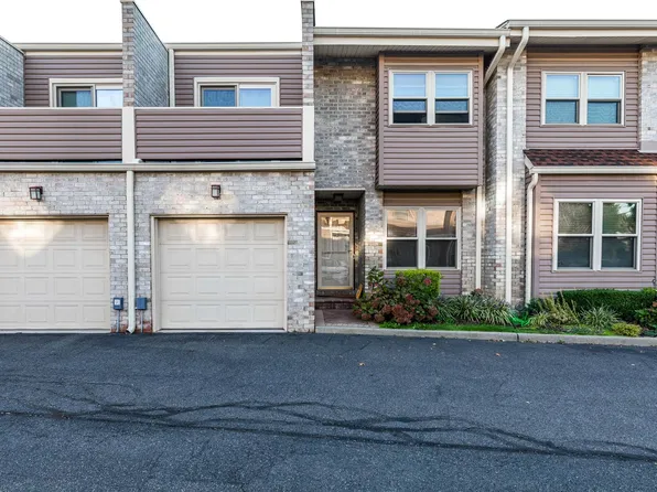 2842 Nicole Ct, Oceanside, NY 11572