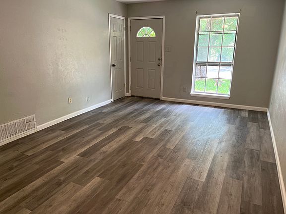 3rd image of 4601 Calle Roble