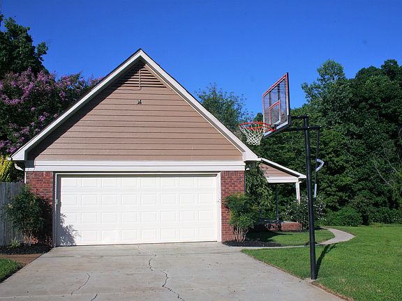 4th image of 130 Kilkenny Dr