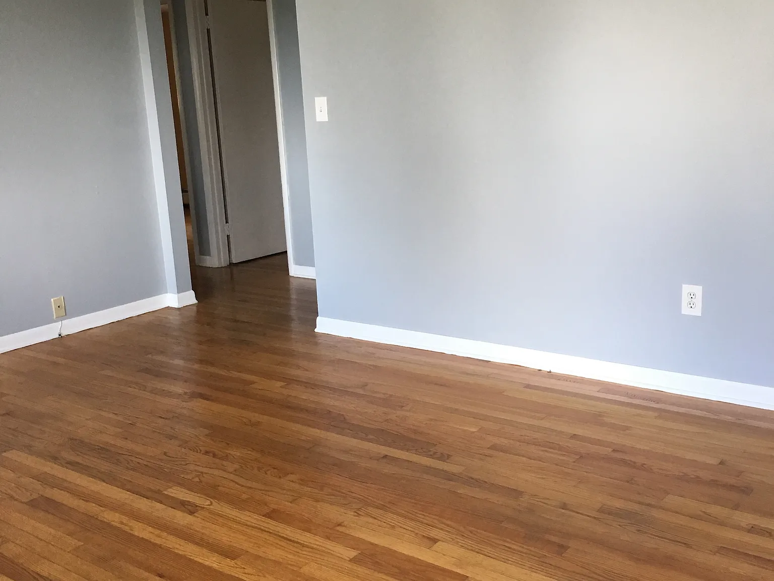 3 bed, 720 sqft, $2,200 — Photo 4