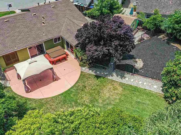 4120 Hazelhurst Ct — Photo 33