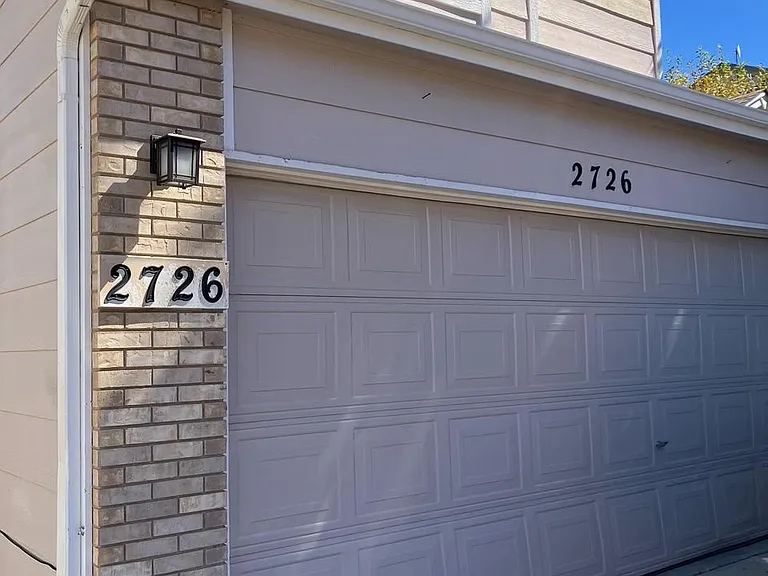2726 Lear Dr — Photo 3