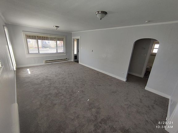 2nd image of 512 N Alder St