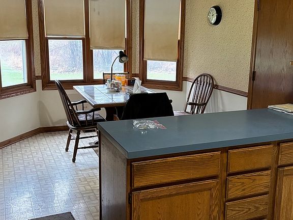 3rd image of 40670 N Black Oak Ave