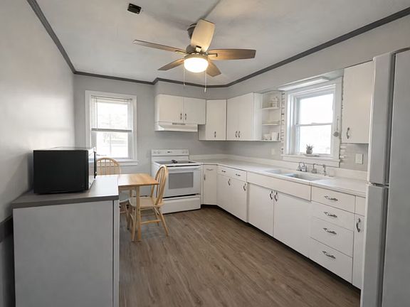 2nd image of 924 Ash St APT 102