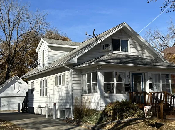 223 10th Ave SE, Rochester, MN 55904