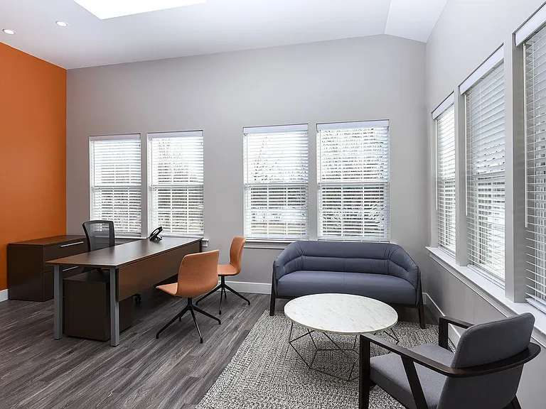 Holly Court — Photo 21
