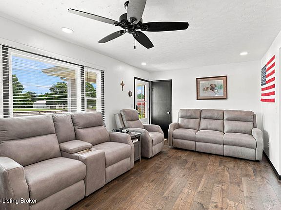 4th image of 2753 Coral Ridge Rd