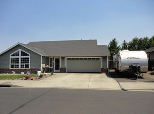 486 Phyllis Dr, Eagle Pt, OR 97524