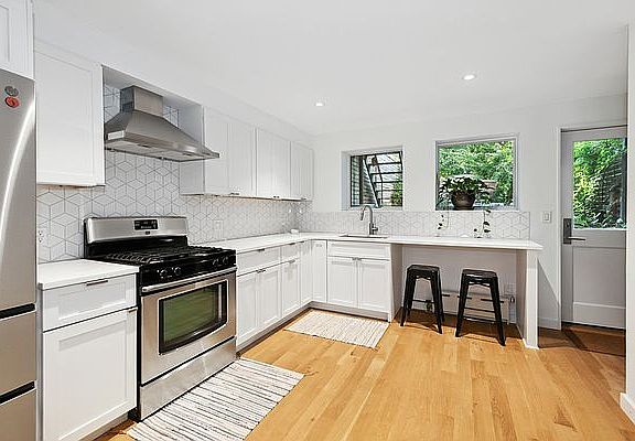 3rd image of 572A Lafayette Ave Floor 2