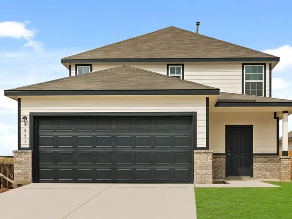 8851 Black Oak Drive, Elmendorf, TX 78112