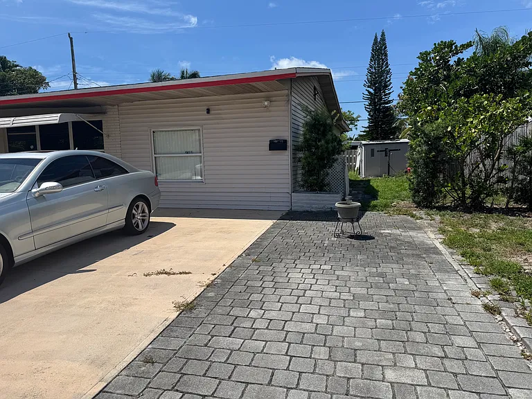1640 NE 32nd Ct — Photo 9
