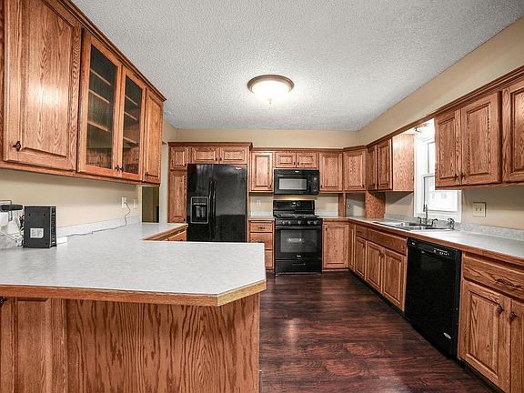 5th image of 6719 80th Ave N