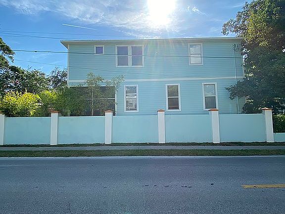 4th image of 3102 W Fielder St