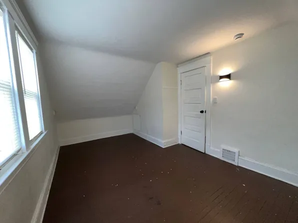 11313 Proctor Ct, Cleveland, OH 44105