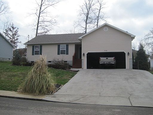 1st image of 710 Centeroak Dr
