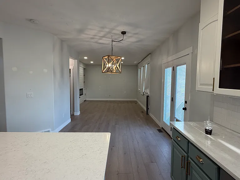 2769 W Shady Hollow Ln — Photo 10