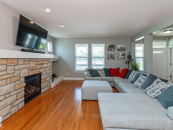 5th image of 7149 Wilshire Way