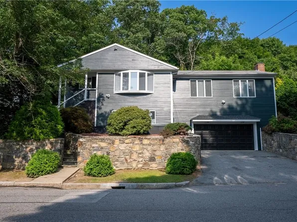 86 Longwood Ave, Providence, RI 02908