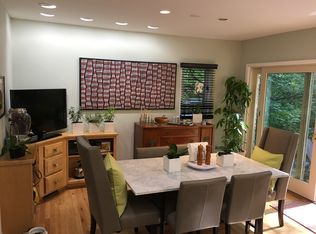 6401 Lakeview Dr, Falls Church, VA 22041